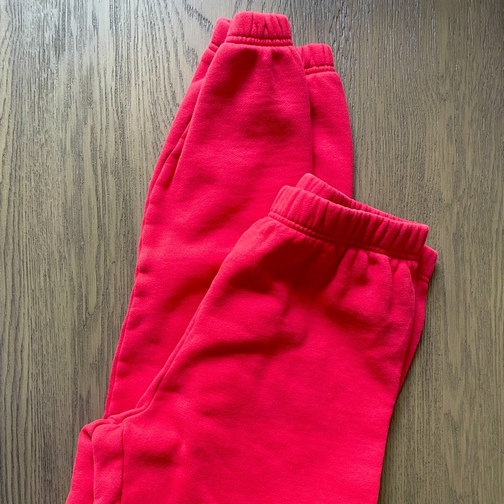 ❤️‍🔥 ARITZIA cozy fleece red sweatpant ❤️‍🔥 new without tags